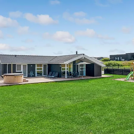 Lovely In With Sauna